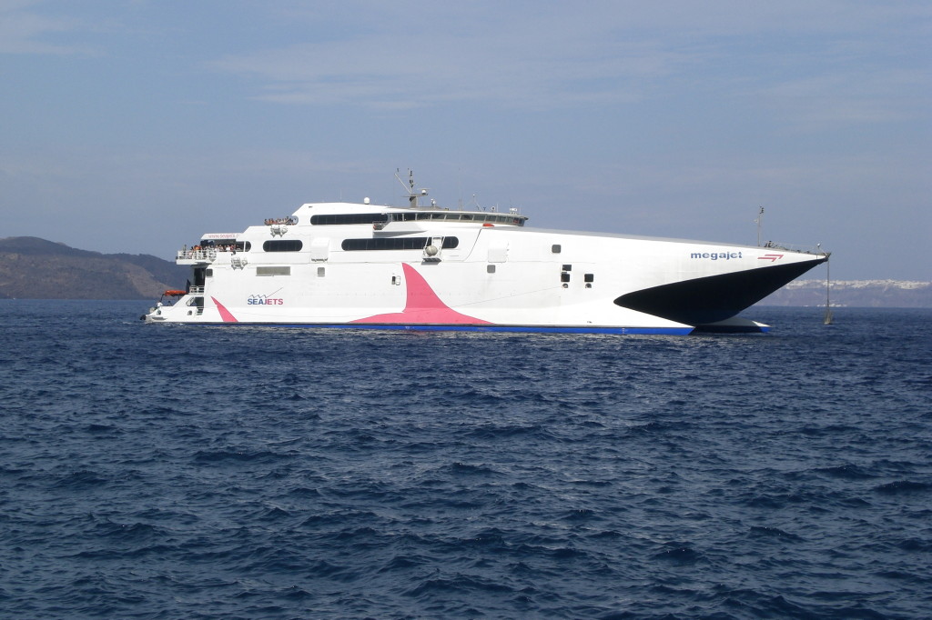 New Port Athinios unterhalb Volcano View Hotel