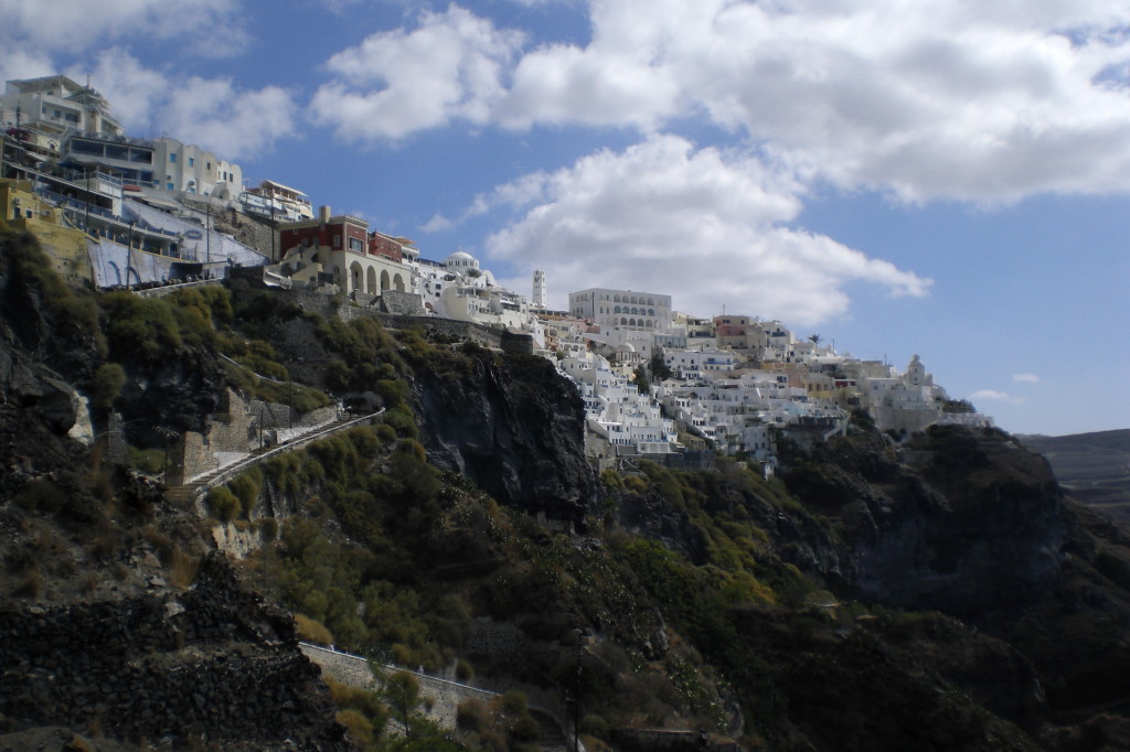 Blick auf Teile von Fira vom Cable Car aus