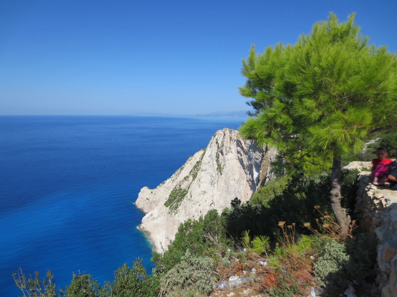 Küstenlandschaft bei Navagio - Nordwestküste der Insel