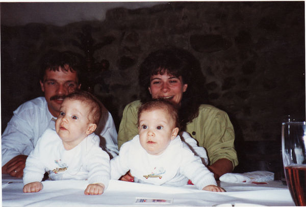 ...die Mädchen mit Gotte Cornelia und Götti Stefan