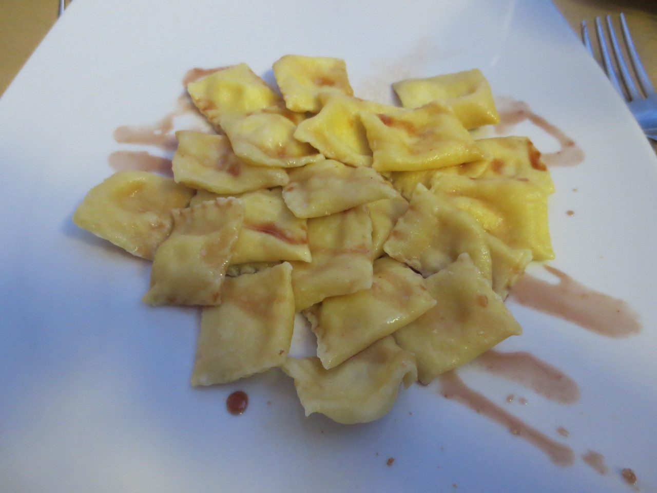 Ristorante La Vite (Soci/Ar): Ravioli di Pecorino con Salsa Ristretta al Cabernet