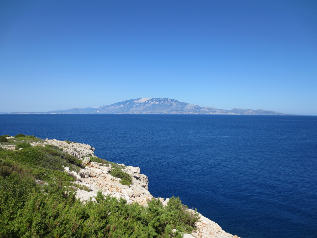 Ganz im Norden der Insel - Im Hintergrund ist die nördliche Nachbarinsel Kefalonia zu sehen