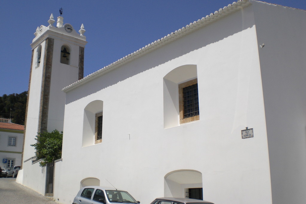 Monchique; in den Bergen der Algarve: Unterhalb der Erhebung Foia höher gelegenes, idyllisches Dorf mit langer Tradition