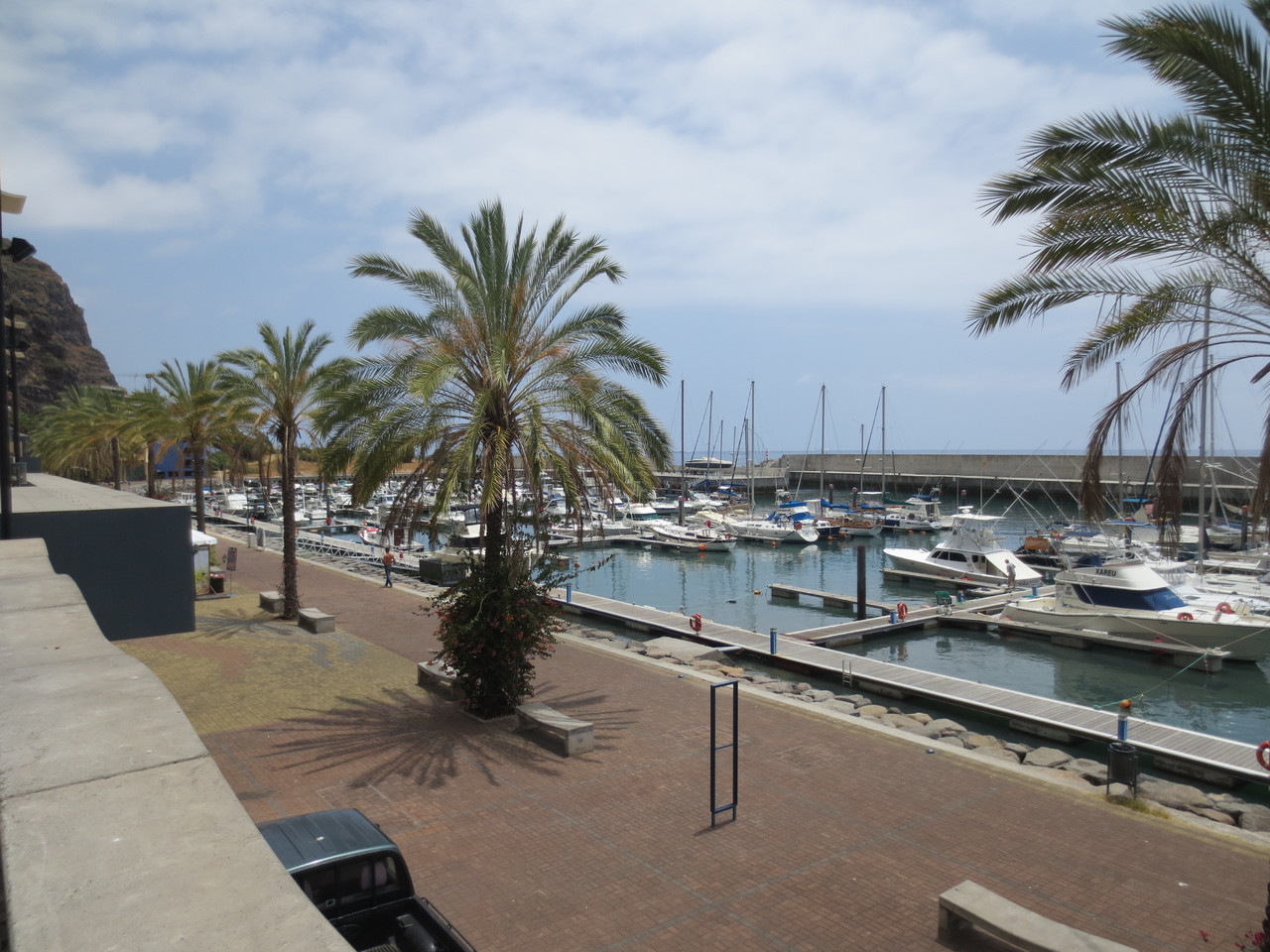 Calheta, ein grösseres Dorf im Süden (östlich) des Eilands (leicht touristisch).