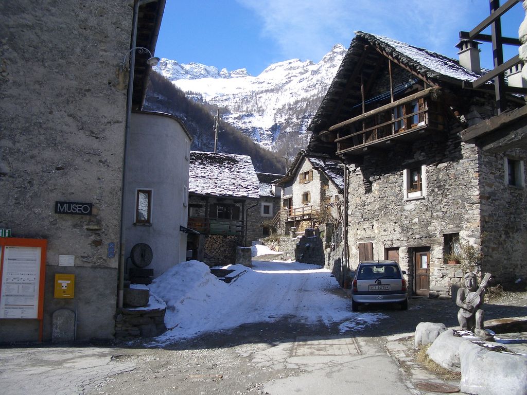 Charakteristik eines typischen Dorfes im Valle Verzasca