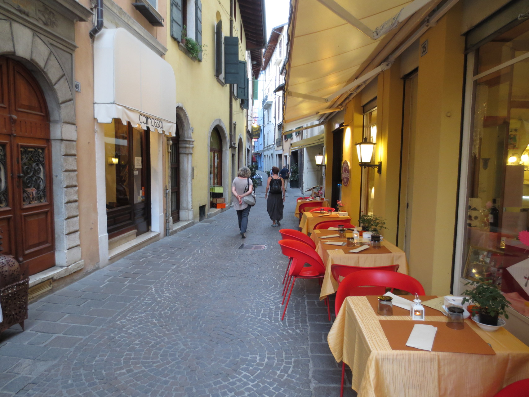 Gardone Riviera: Abendspaziergang im Städtchen