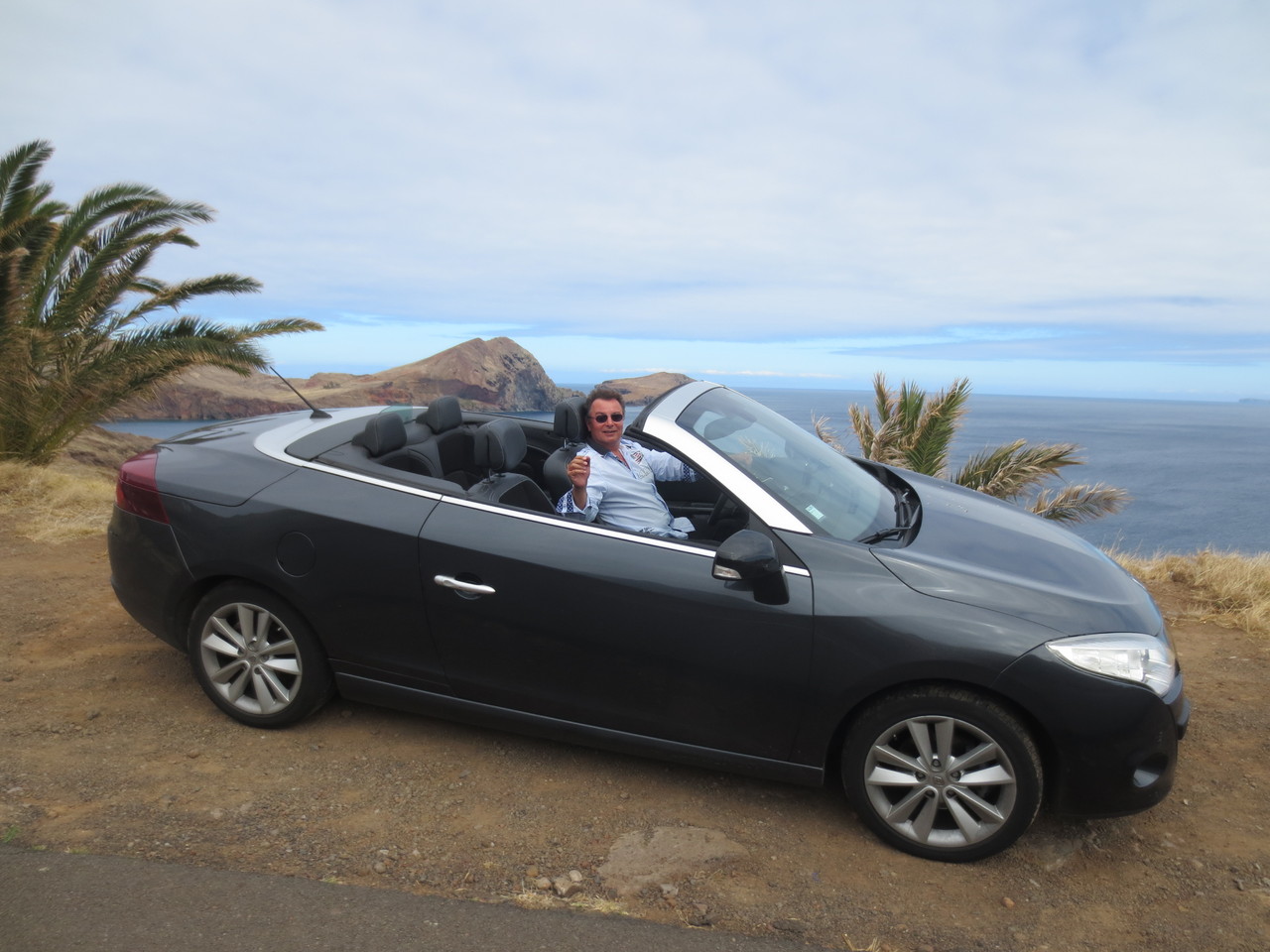 Ponta de Sào Lourenço - im Nordosten des Eilands - ein perfektes Gefährt für unsere Entdeckertouren.., ein Renault Mégane Cabriolet.