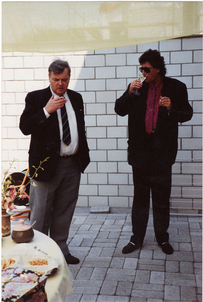 Apéro: Robert Bühlmann† mit Giorgio Fracasso† im Garten
