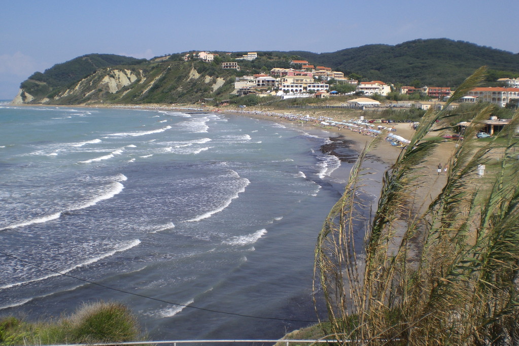 schöner Küstenabschnitt in Agios Stefanos, Nordwesten der Insel