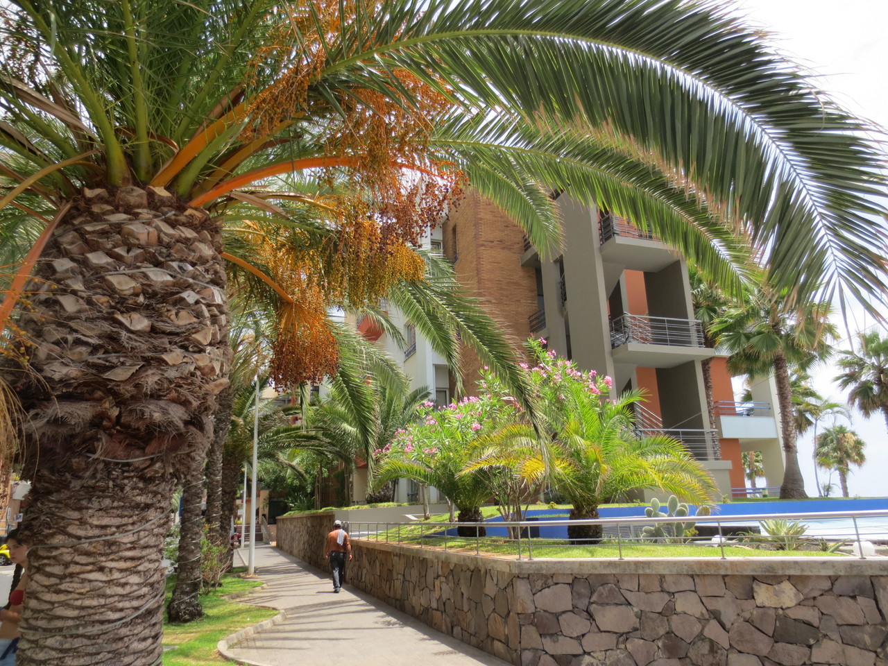 Calheta, ein grösseres Dorf im Süden (östlich) des Eilands (leicht touristisch).