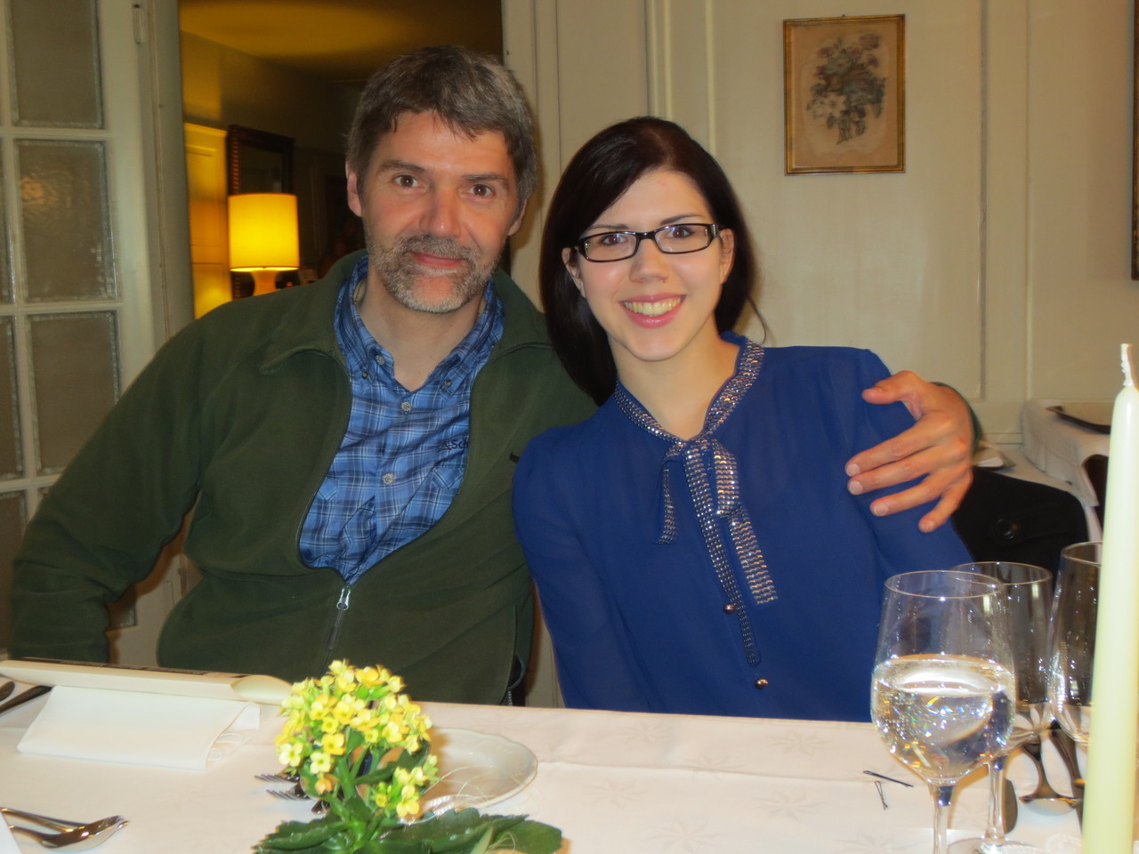 Patrick mit Göttikind Medea.., schön, sich ab und zu bei einem "Familienfeschtli" wiederzutreffen!