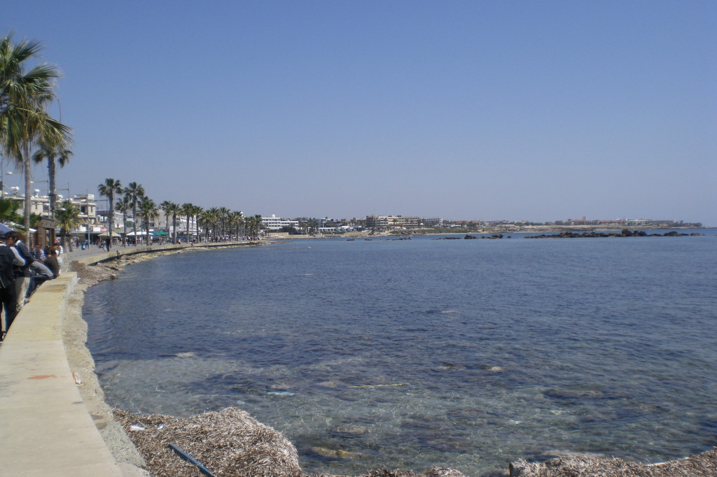 ...einer der Strände von Pafos (Südwesten der Insel)