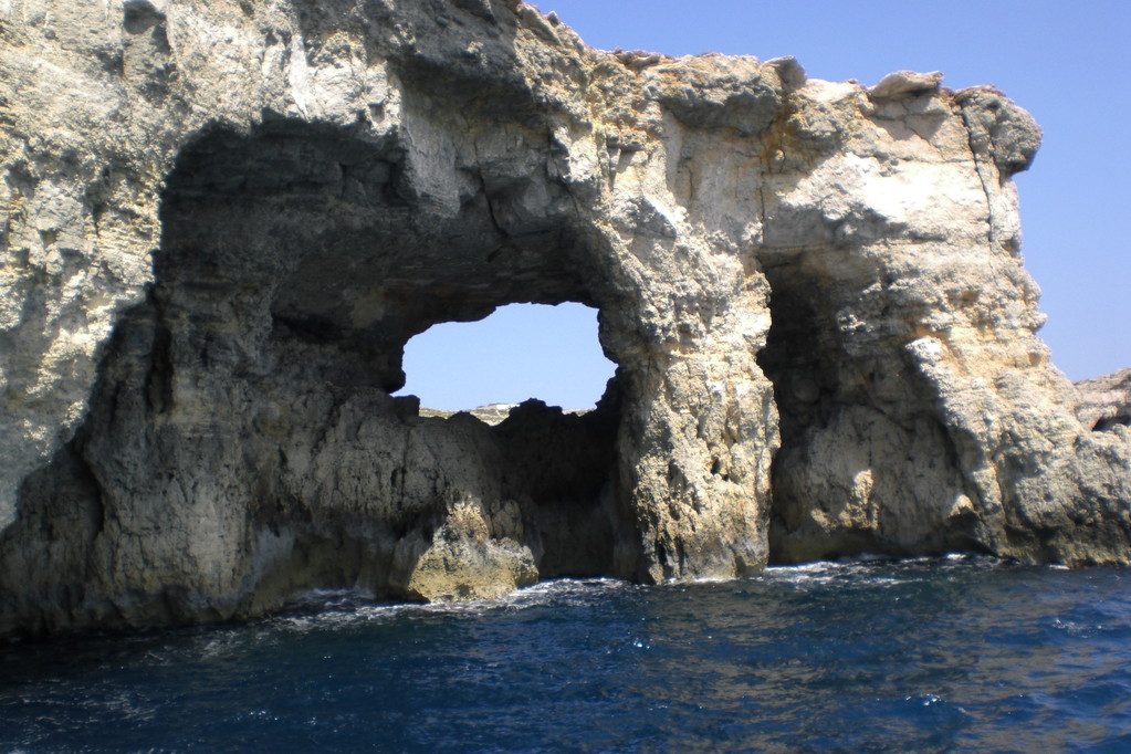 Insel Comino: Impressionen der Klippenstrände des kleinen Eilandes (2.6 km2)