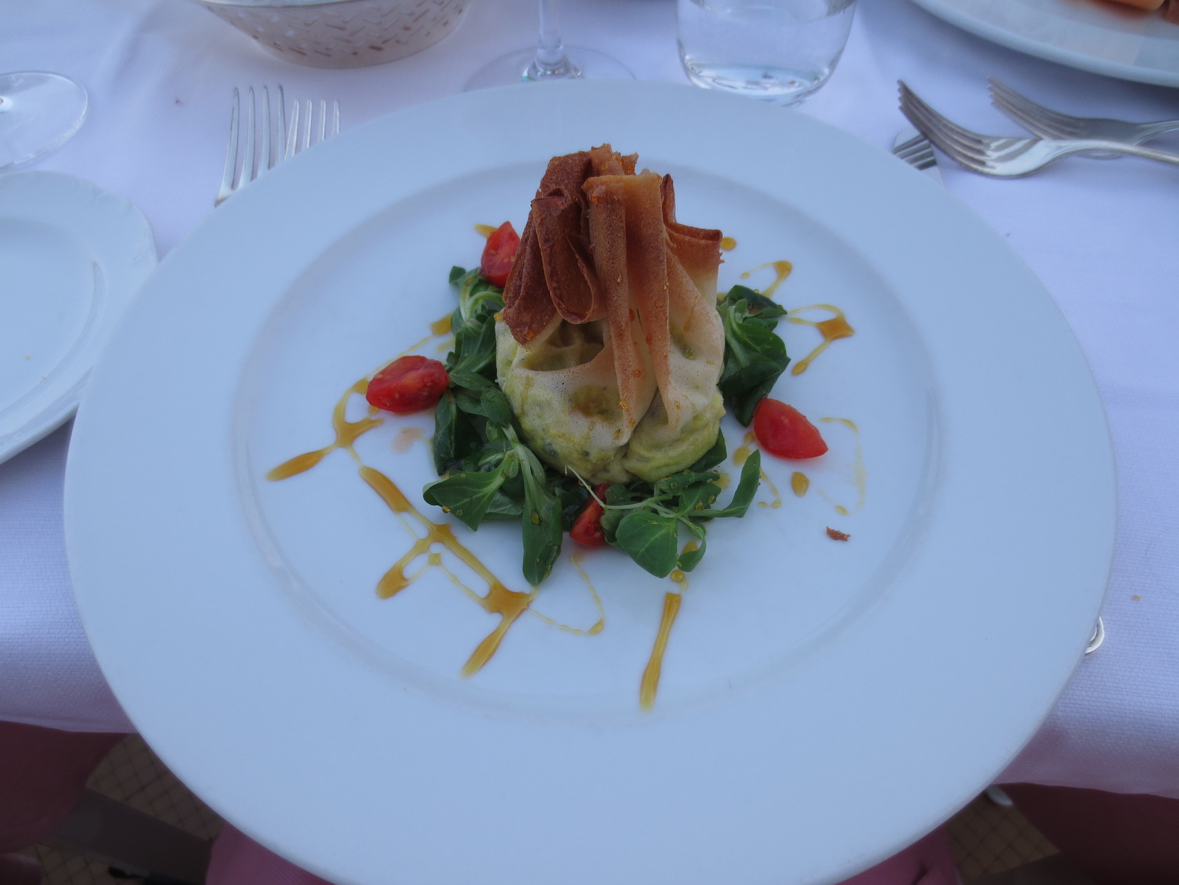 Gardone Riviera: Ristorante Casinò (Gourmet-Vorspeise) - Das Gourmet-Restaurant befindet sich direkt am Ufer, hat eine hübsche Terrasse und bietet einen herrlichen Blick auf den See