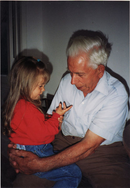 Auch Cristiana geniesst die Geduld von Urgrossvater Antonio†