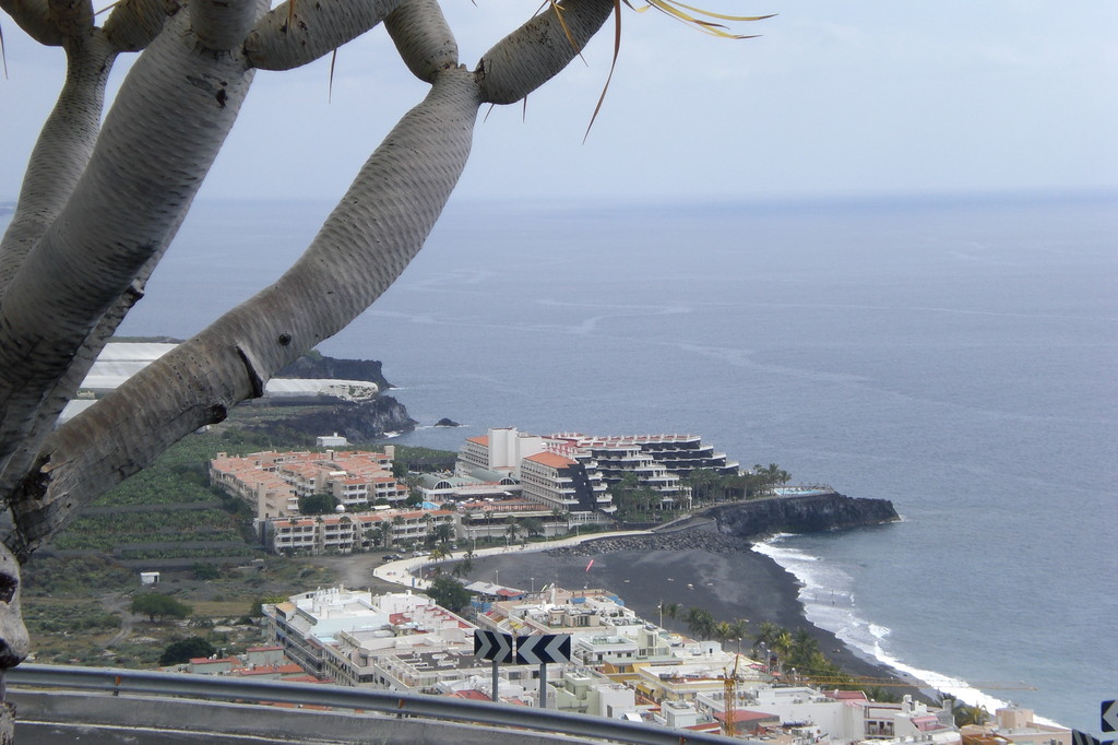 Blick nach Süd-Südwesten auf Teile von Puerto Naos