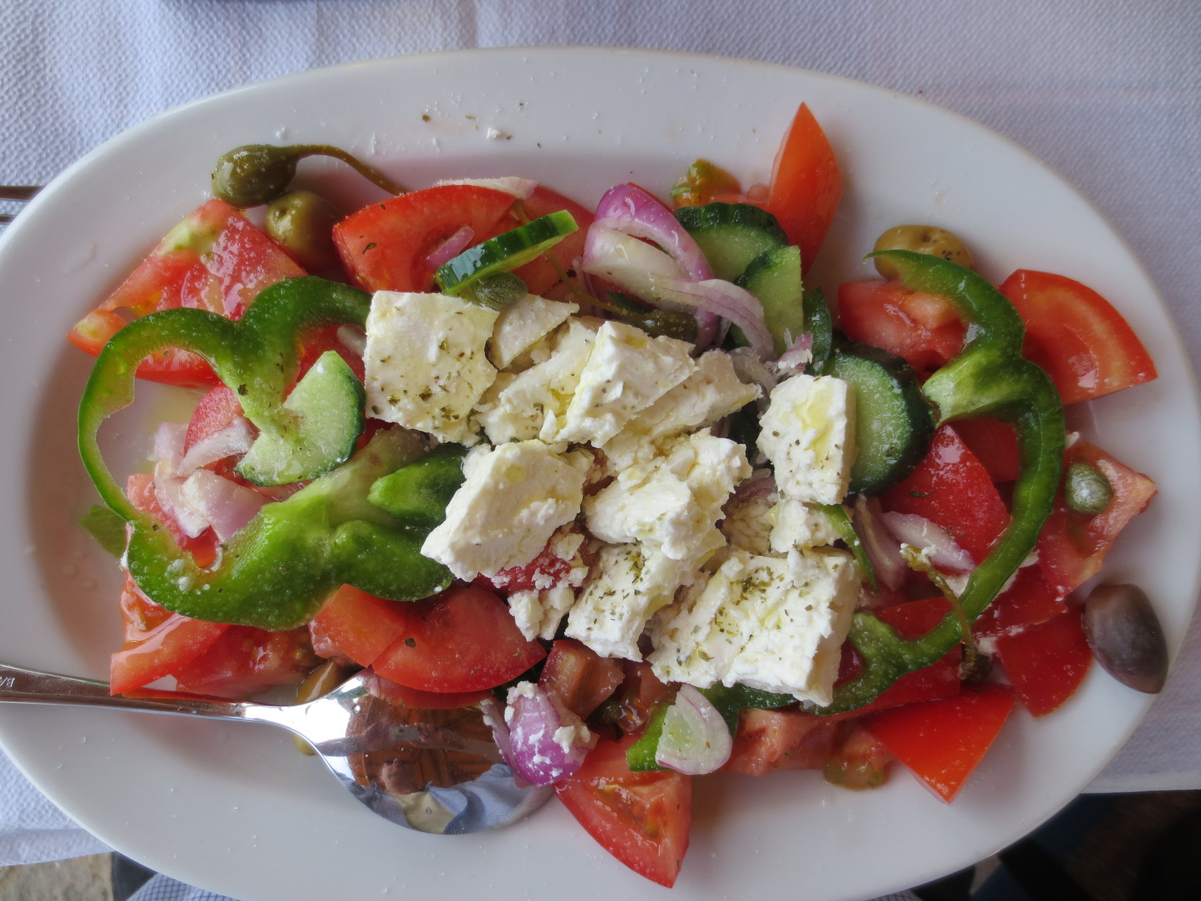 In der Taverne in Limnionas (Südwesten): Ein Genuss sondergleichen.., ein griechischer Bauernsalat (Choriatiki Salata)