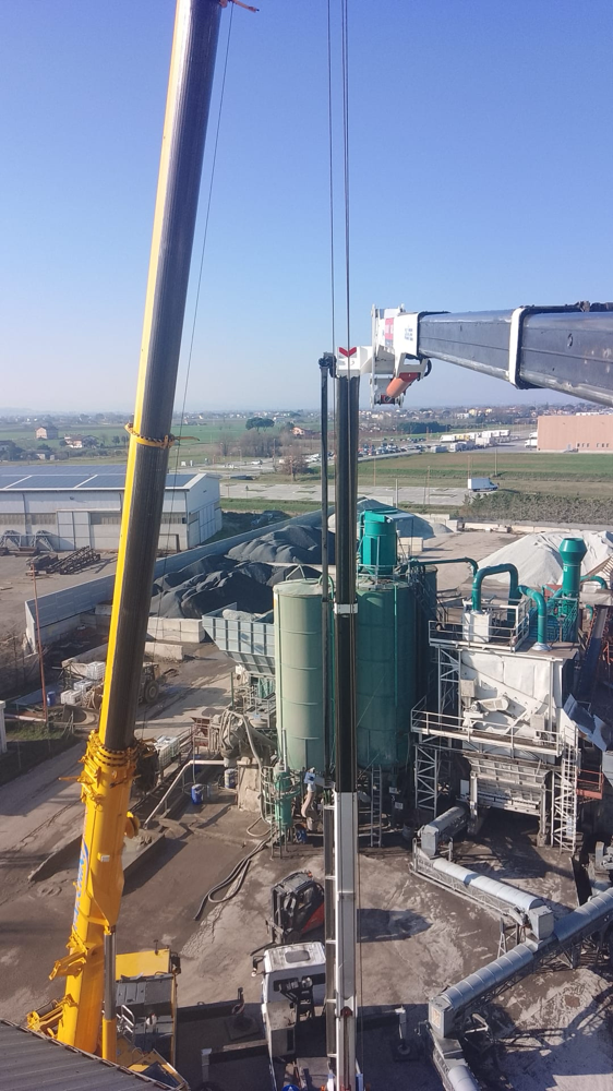 Rimini gru noleggio piattaforma aerea per manutenzione impianto industriale a Cesena