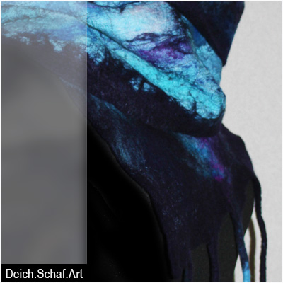Großer Fransenschal "Chagall" - drapiert