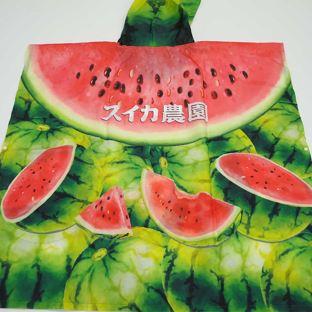 ポンチョ正方形たたみ方