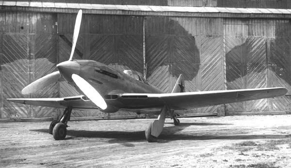 I-225試作迎撃機　インタークーラーはI-224と比べて小さくなっている