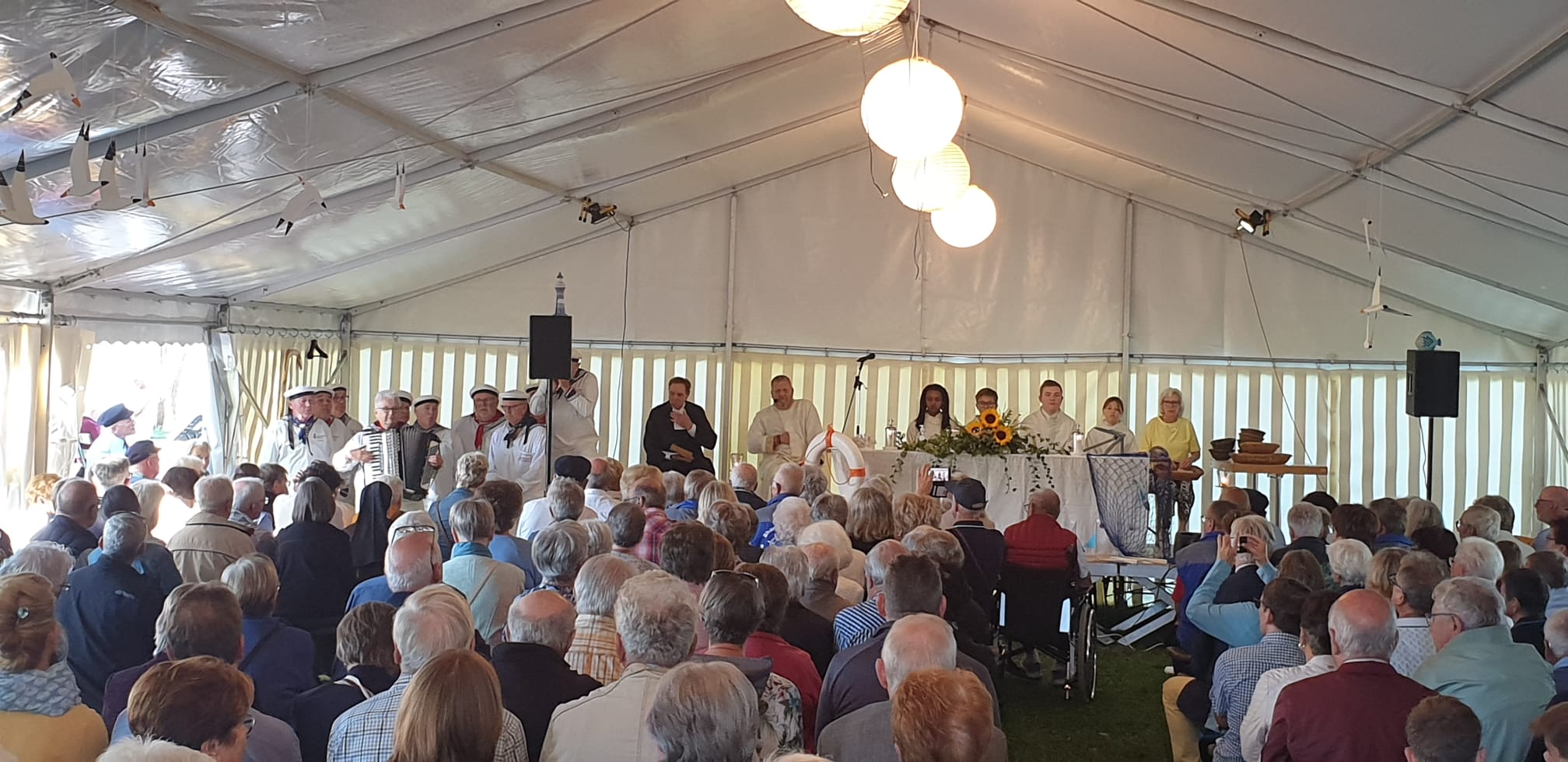 Oekumenischer Gottesdienst am Sonntagmorgen