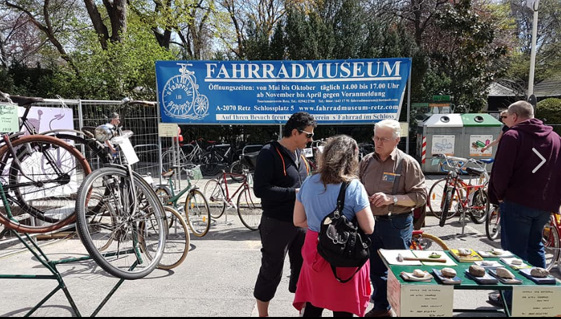 Herr Hurtl unser Museumsdirektor beantwortet Ihre Fragen persönlich rund ums Fahrrad