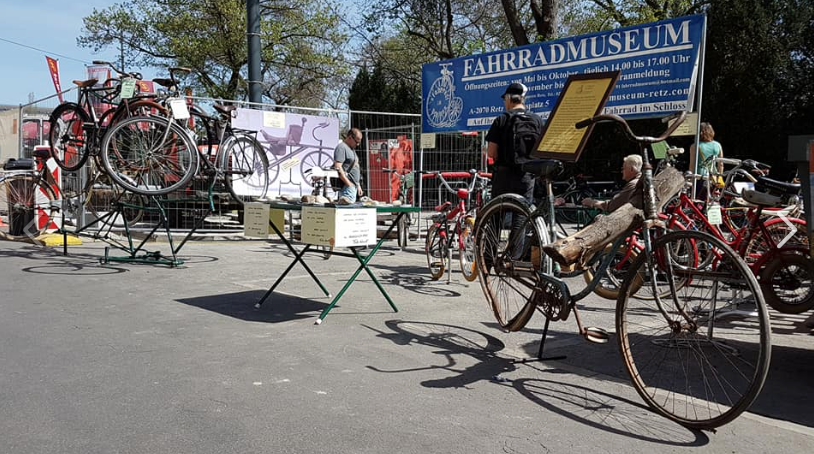 Das Fahrramuseum Retz am Bike Festival am Rathausplatz 