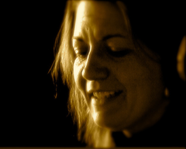 Gabriela Maiztegui (coros)