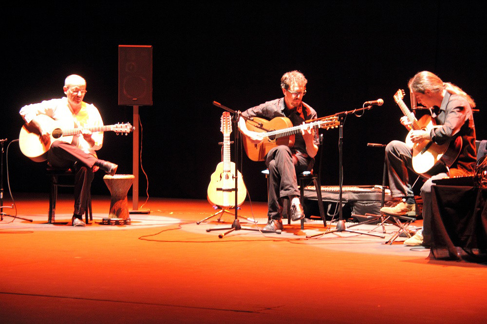 Julio García con Isidro Solera y Rodrigo Munuera.  Foto: Ricardo Solanes