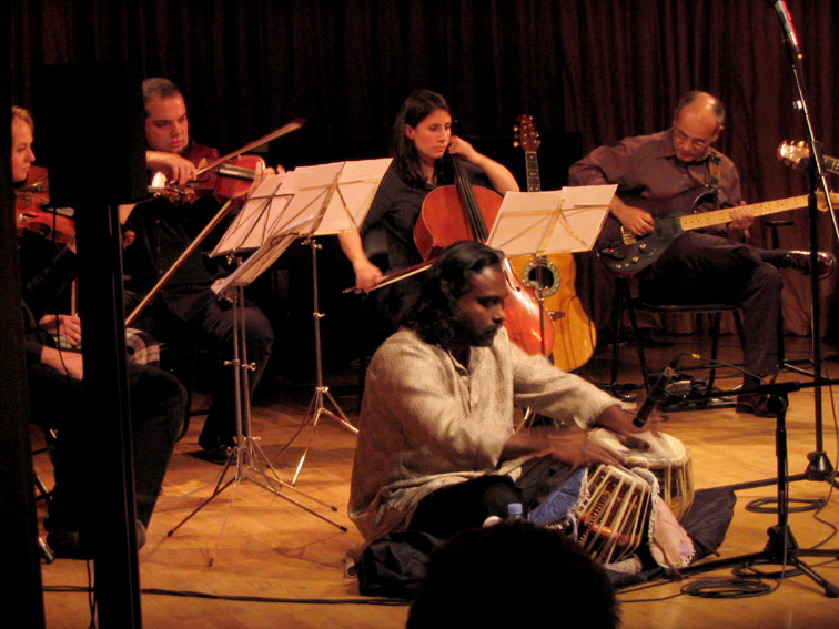Ars Ensemble, Nantha Kumar (tabla), Isidro Solera (guitarra sintetizada)