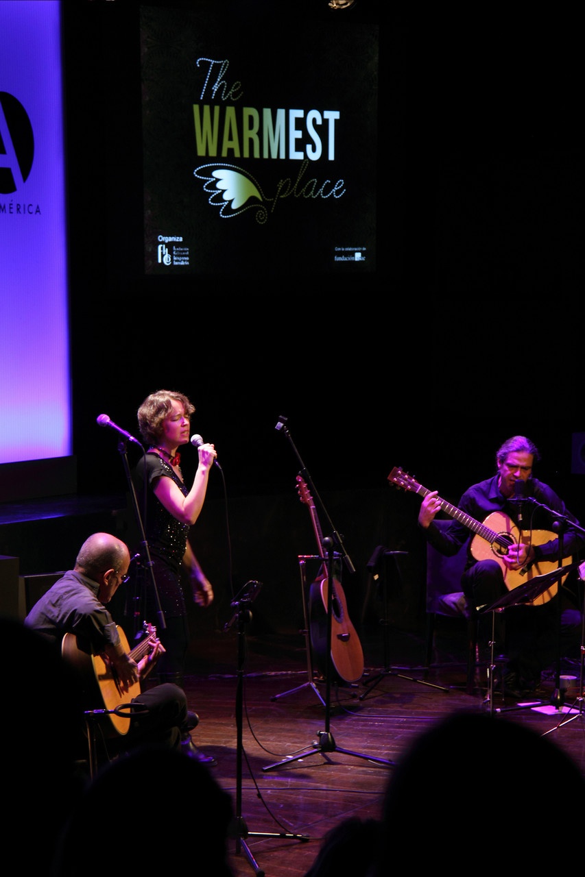 Julio García, Isidro Solera (guitarras), Carmen Ros (voz)