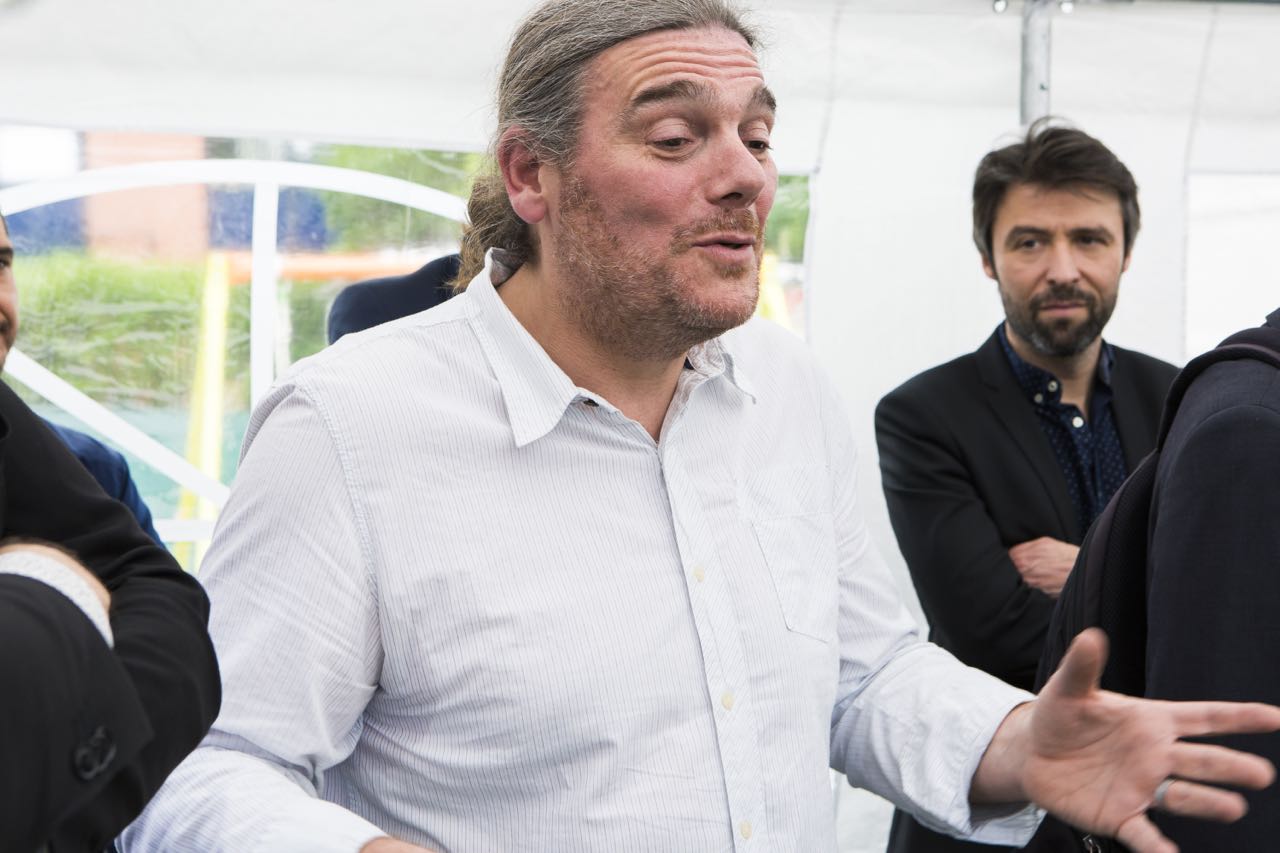Thomas Leclercq, directeur de Playloud, parle des projets transfrontaliers de Playloud, radio 100% numérique DAB+/internet