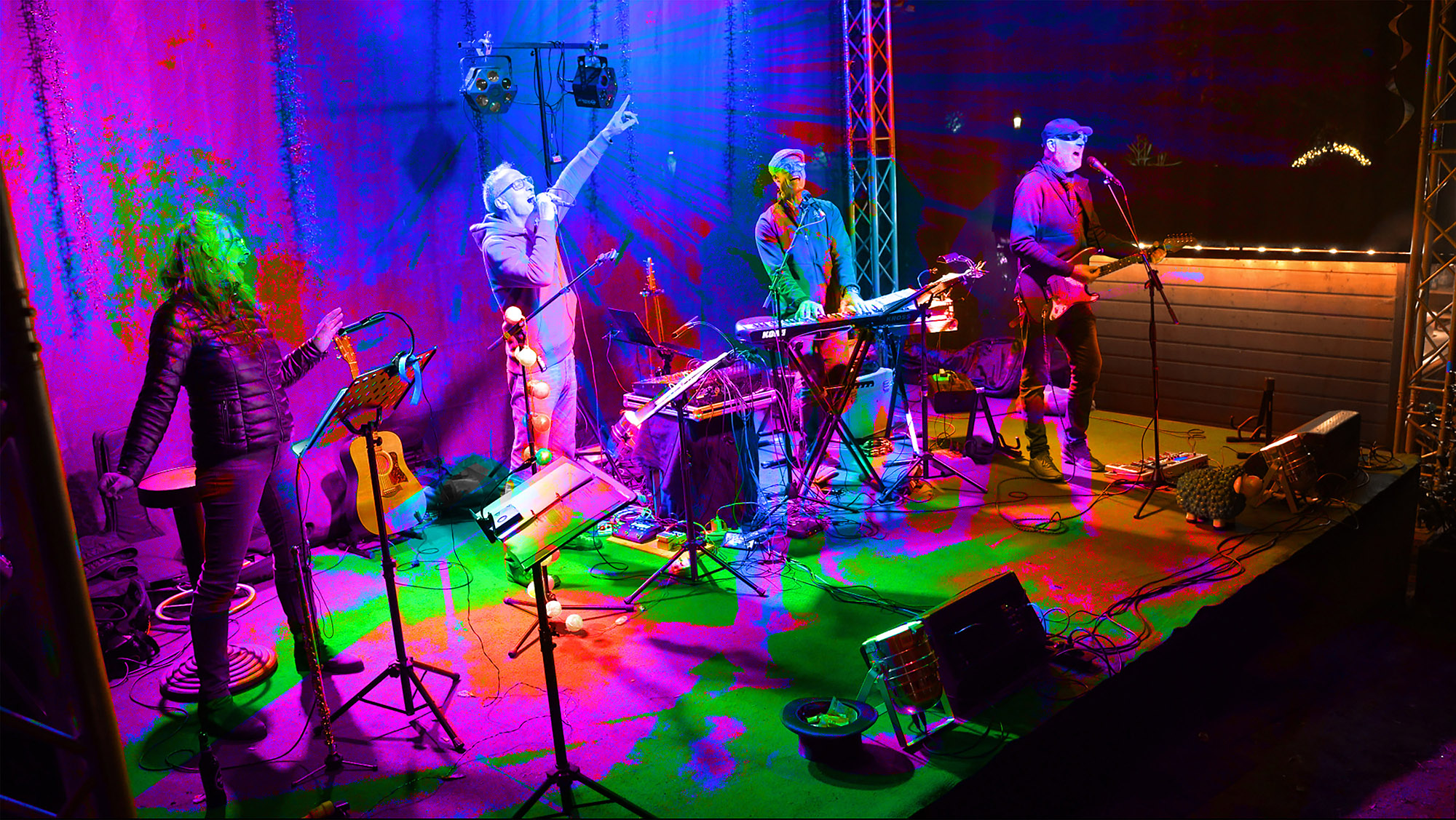 Akustonauten & friends live on stage
