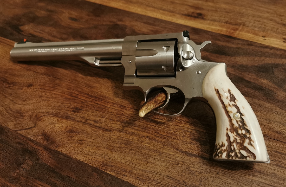 Ruger Redhawk 