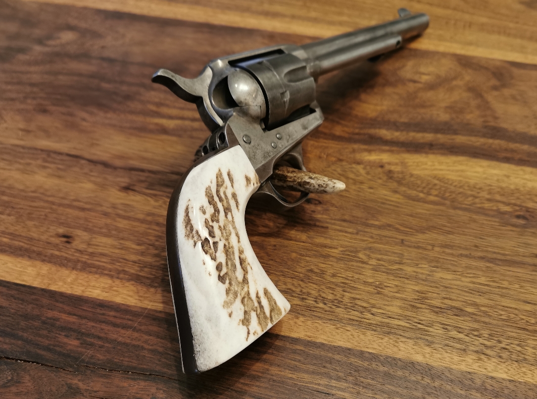 Colt SAA 