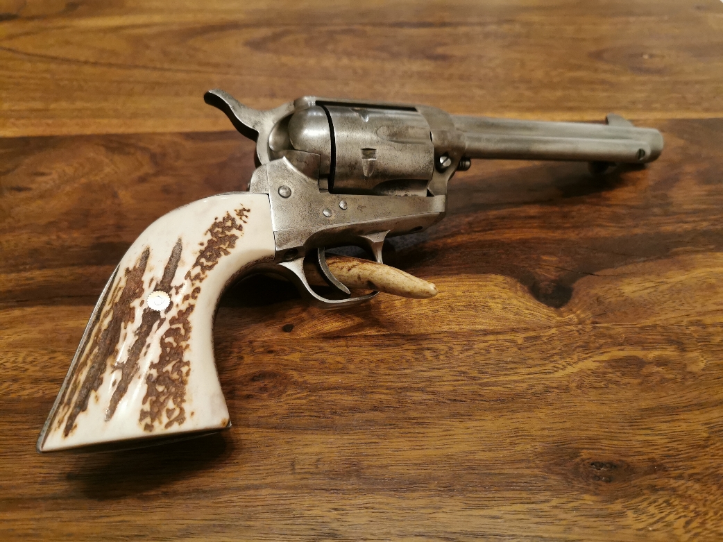 Colt SAA 
