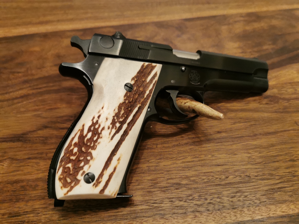 Smith & Wesson Model 39-2