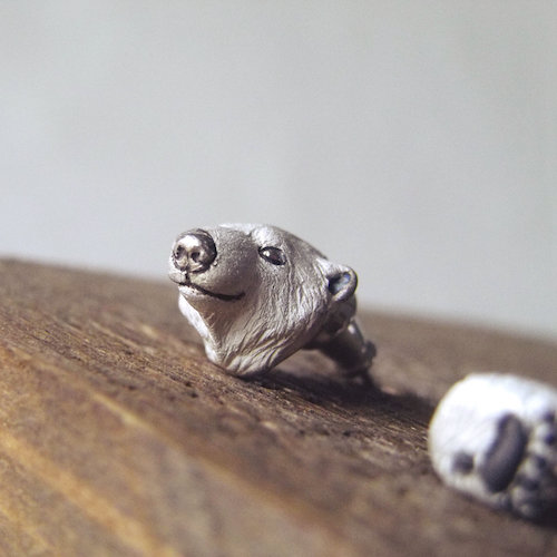 EmiriA　シロクマと左手ピアス