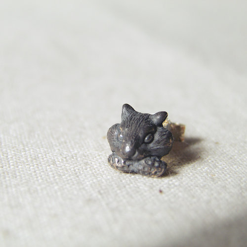 EmiriA　リスピーナッツピアス（黒）