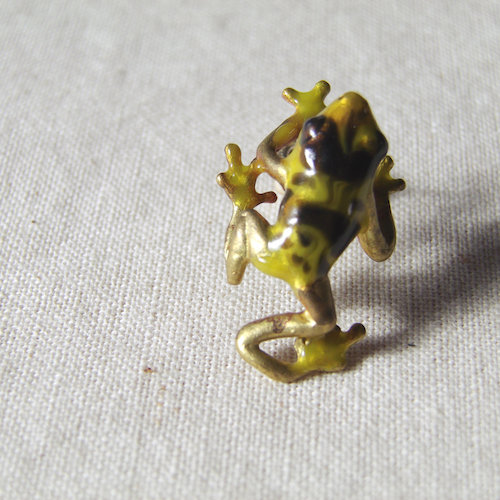 EmiriA　黄まだらヤドクガエルピアス