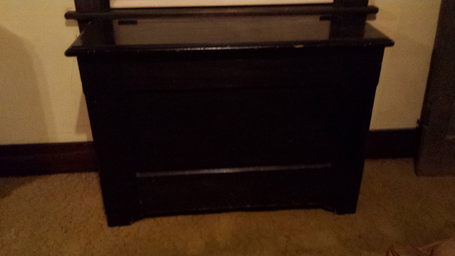 Möbel von Max Eitzenberger in Arlington: Er baute sie für den eigenen Gebrauch oder als Geschenke. Heute besitzt die Möbel seine Urenkelin Wanda.