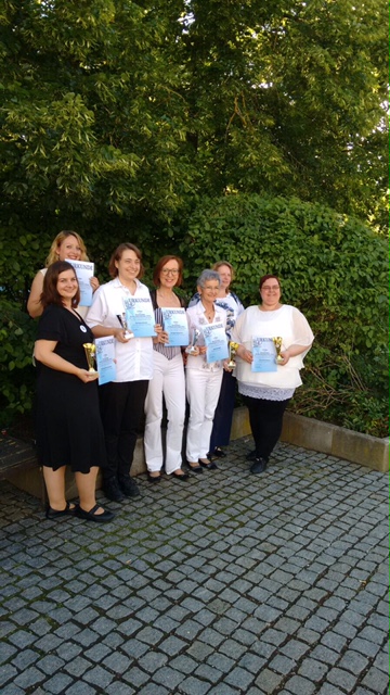 Wir sind schon ein Dreamteam Bettina Wassermann, Katharina Bauer, Barbara Strobl, Bettina Dienstbier, Rosi Brandl, Heike Rübsamen und Claudia Krämer( von links nach rechts)