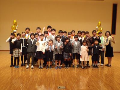📸 教室発表会の記念撮影   1年間の成長を感じられる瞬間です。保護者の方からも「感動した！」との声が届きました。