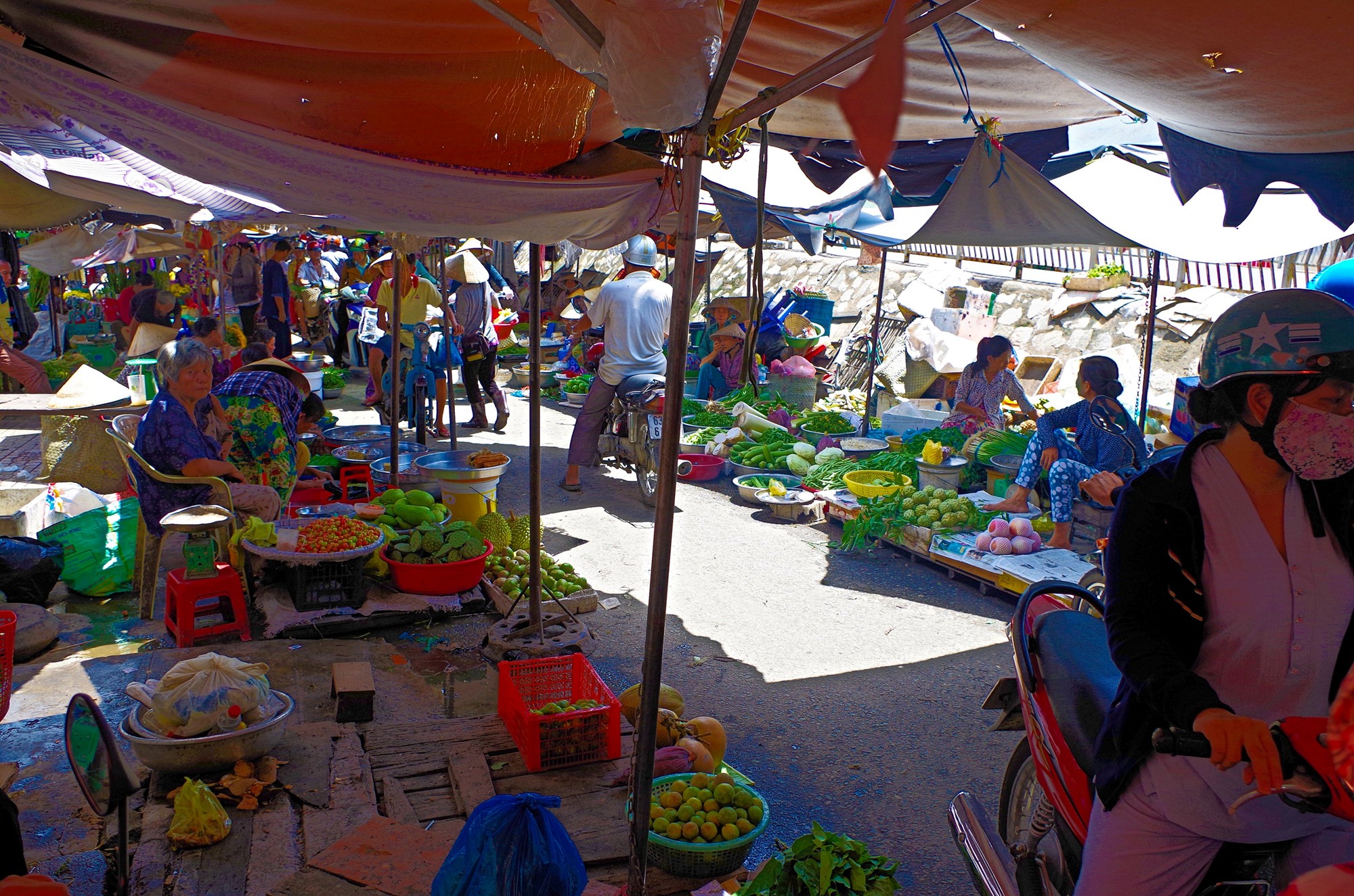 Market in Cai Be
