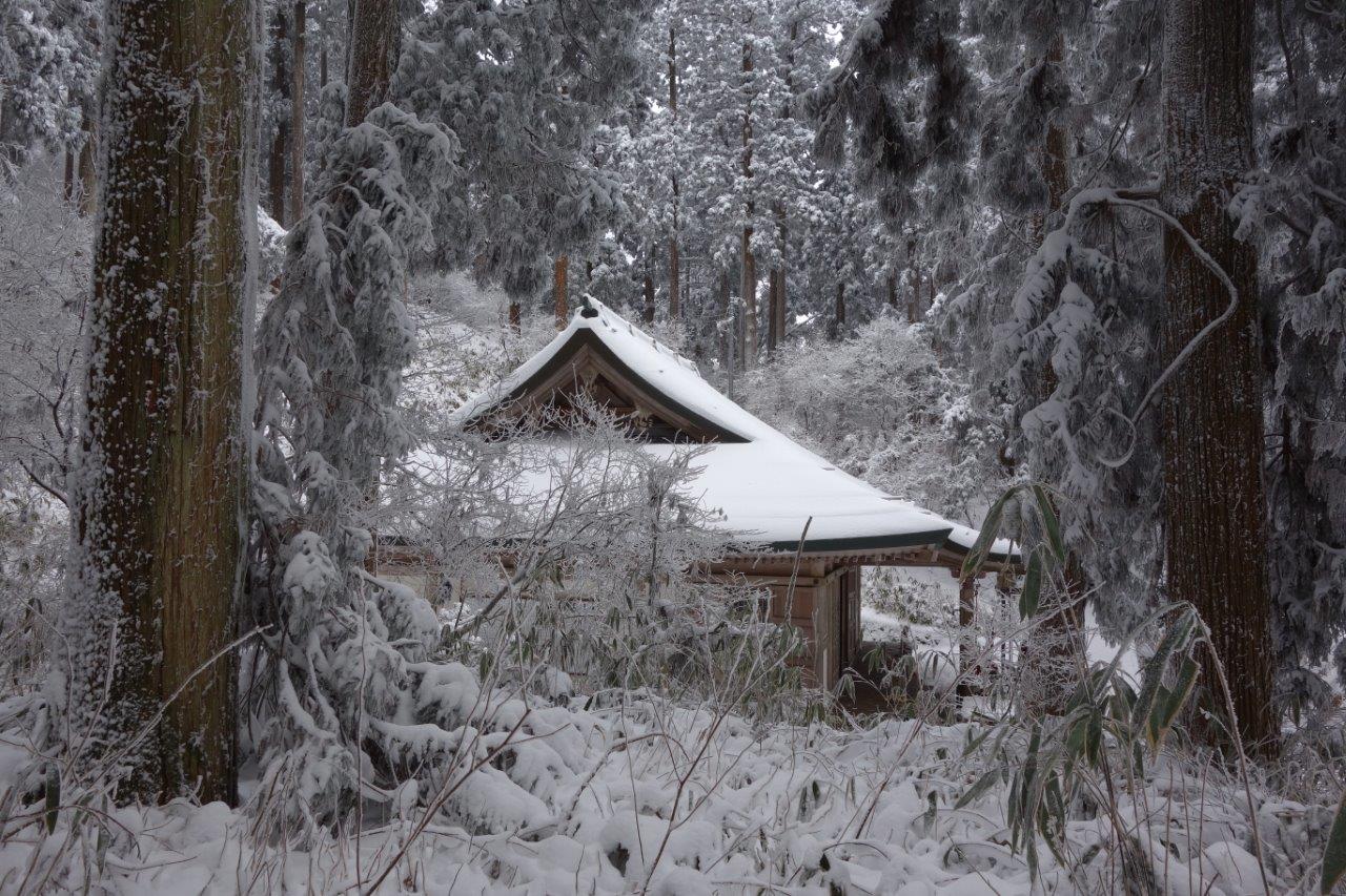 30. 雪を被った転法輪寺