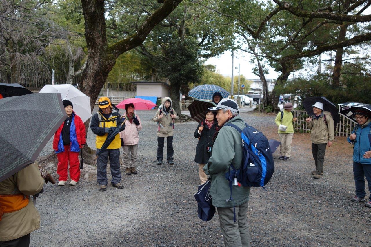 3. 長岡天満宮に全員集合（20名）