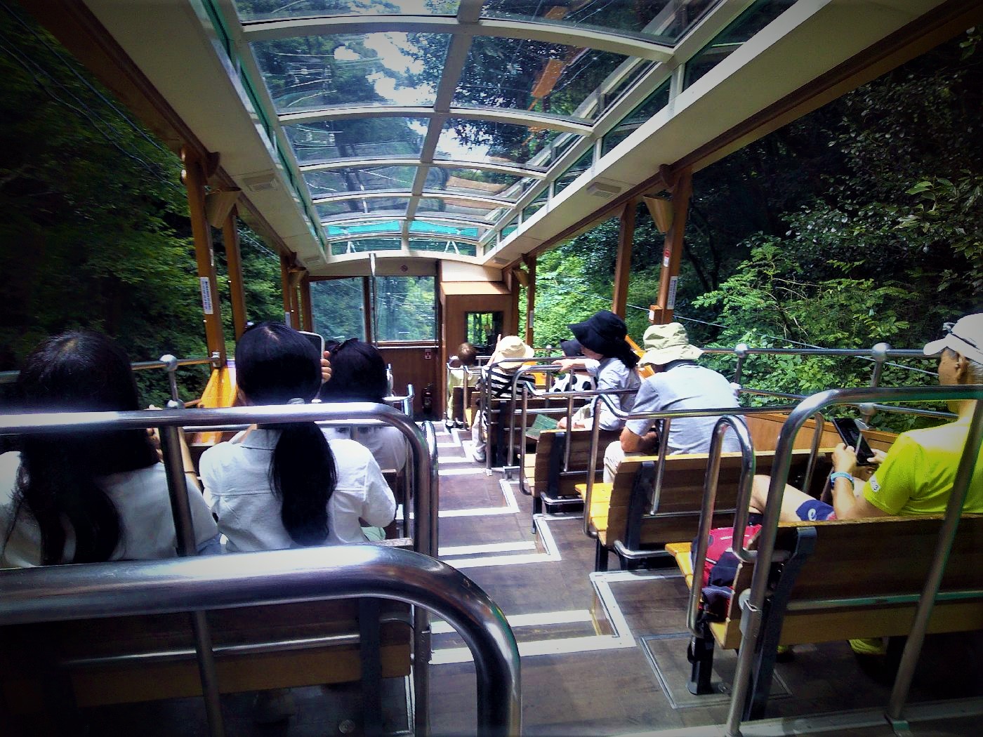 １．六甲ケーブル乗車