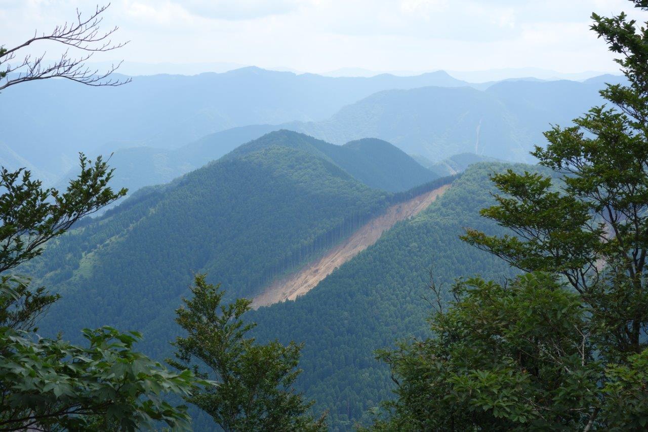 13. ところどころ山崩れあり