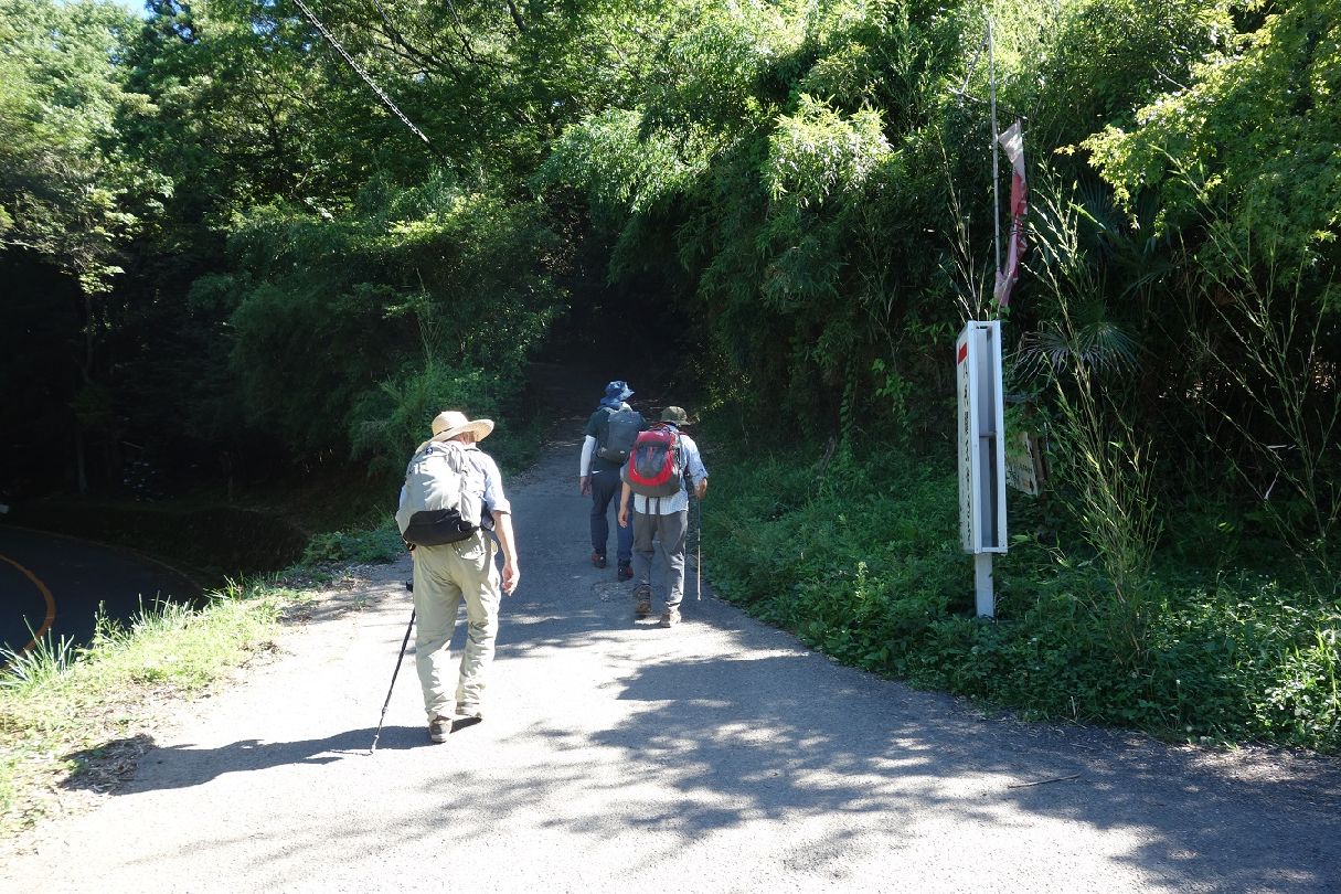 ２５．ぼくらの広場に向う